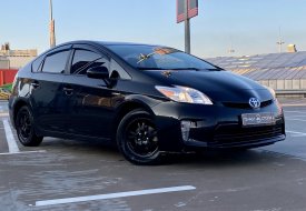 Фото Toyota Prius