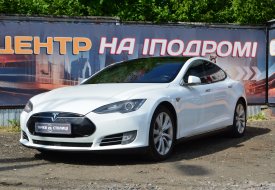 Фото Tesla Model S