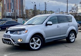 Фото Mitsubishi Outlander XL