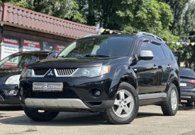 Фото Mitsubishi Outlander XL