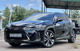 Lexus UX250h 2021г черный 11т.км
