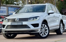 Volkswagen Touareg 2016г белый 196т.км