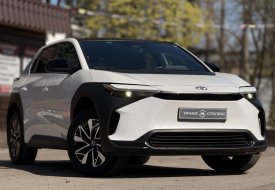 Фото Toyota BZ4X