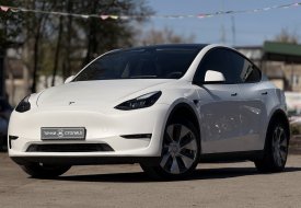 Фото Tesla Model Y