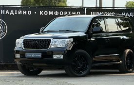 Toyota Land Cruiser 200 черный 2010г 279т.км