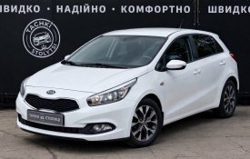 Kia Cee'd 1.6 2015 білий 128000 км