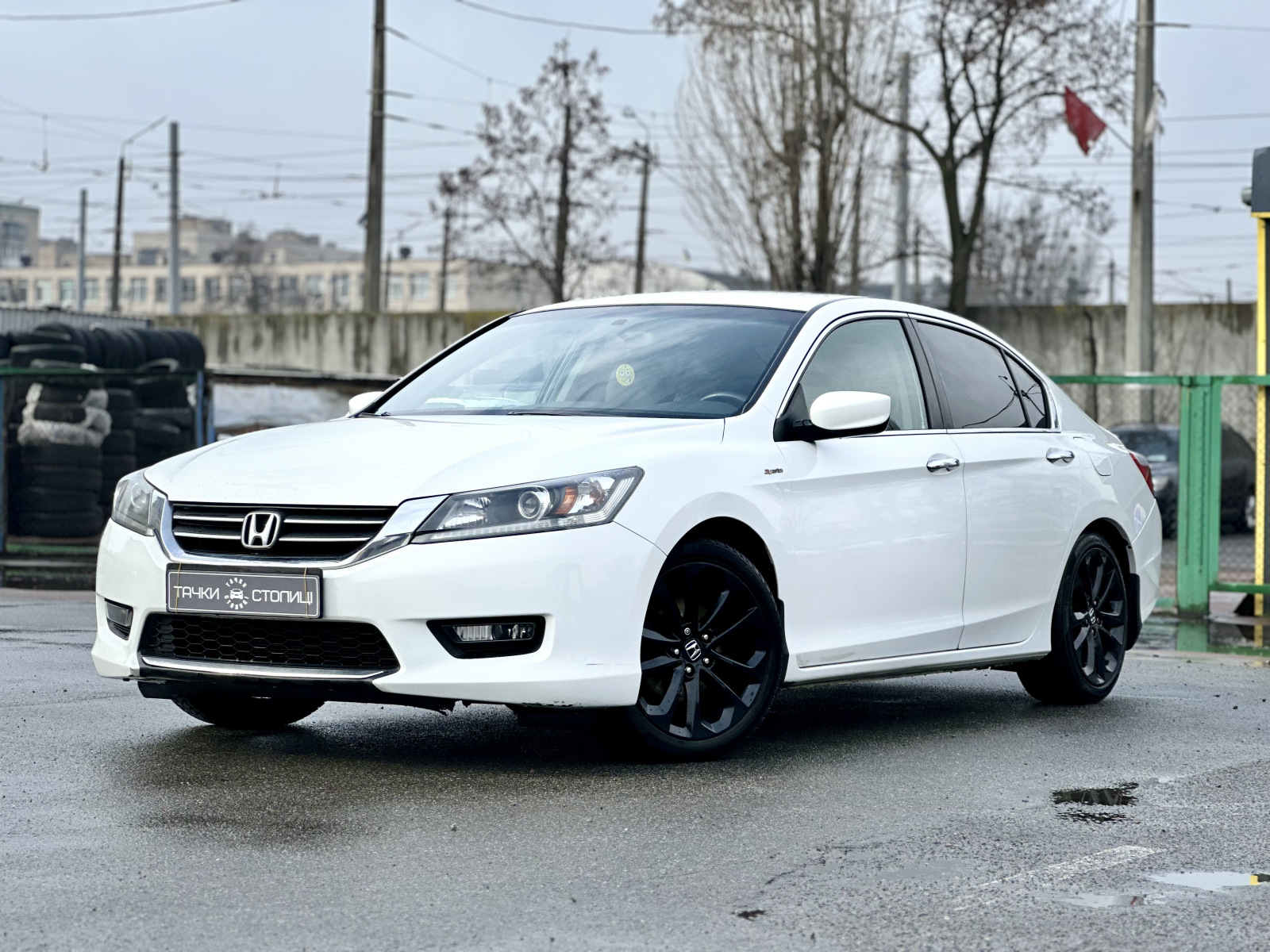 Honda Accord 2014г белый 180т.км - Тачки столиці